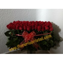Pastel de 50 rosas rojas